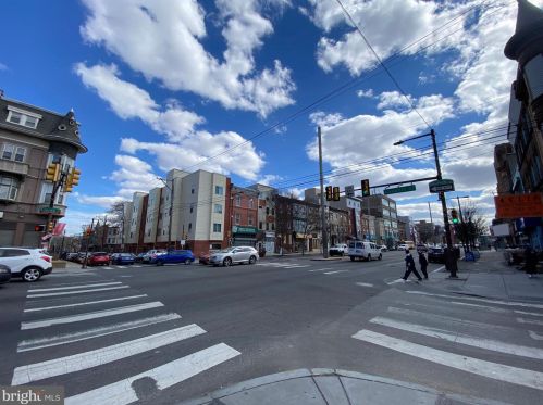 2304 Broad St, Philadelphia PA 19132-4503 exterior