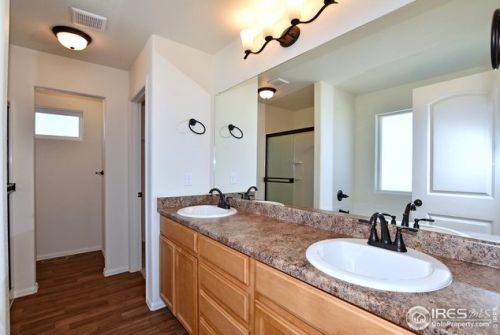 2625 Sapphire St, Loveland CO 80537-2024 exterior