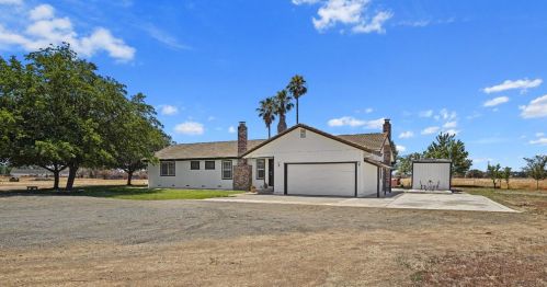 9552 Nieman Ave, Elk Grove, CA 95624-9422