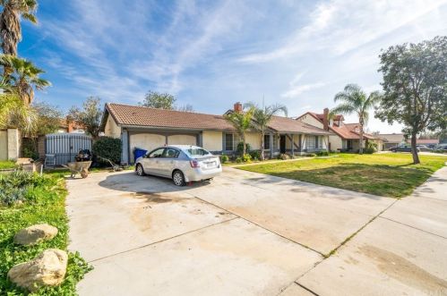 209 Cherry Ave, Rialto, CA 92377-4631