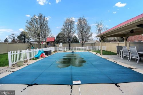 774 Broadway, Hanover PA 17331-2503 exterior