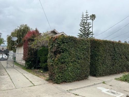 1221 Punta Gorda St, Santa Barbara, CA 93103-3524