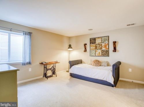 395 Lord Fairfax St, Charles Town WV 25414-2529 exterior