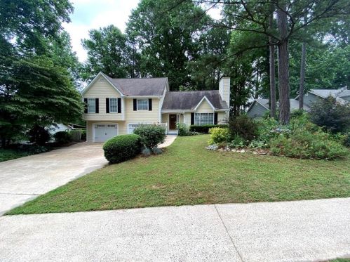 109 Rose Creek Ln, Holly Springs, GA 30189-6183