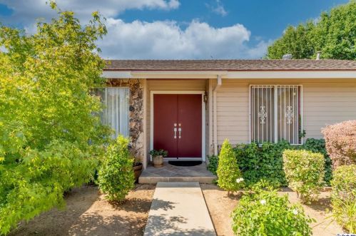 549 Fremont Ave, Fresno, CA 93704-1109