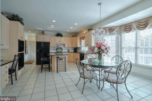 1020 Steeplechase Dr, Lancaster PA  17601-1779 exterior