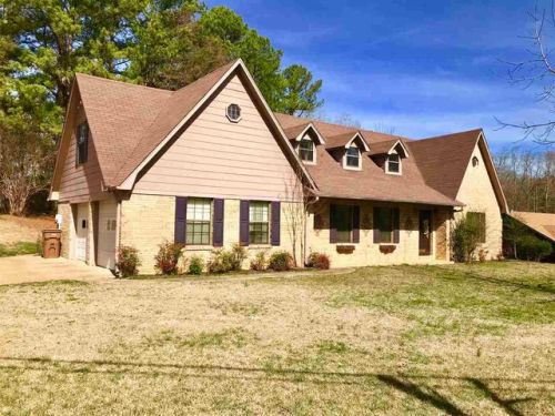 437 Deerwood Ln, Lexington, TN 38351-4109