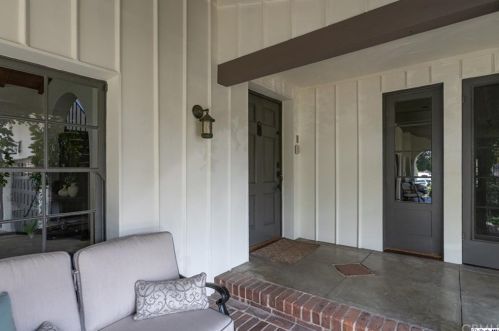 1932 Montecito Dr, Glendale CA  91208-1822 exterior