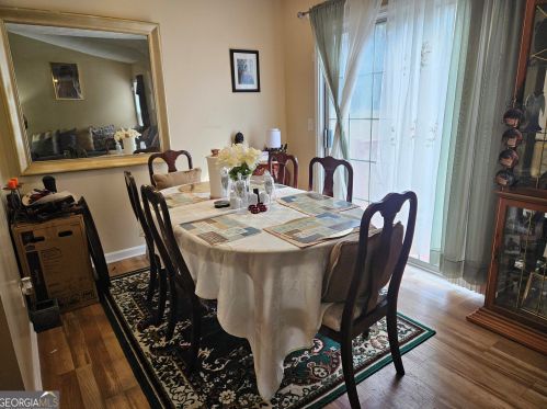 3237 Pawnee Dr, Rex GA 30273-1072 exterior