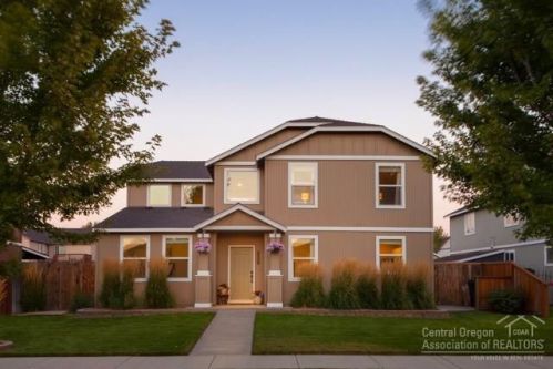 1300 3rd St, Eagle Crest, OR 97756-0257