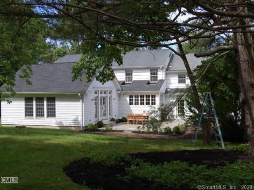 4 Shagbark Pl, Wilton, CT 06897-1723