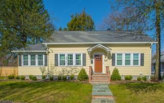 300 Van Emburgh Ave, Ridgewood, NJ 07450-2217