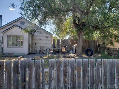 204 2nd St, Eagle Crest, OR 97756-2304