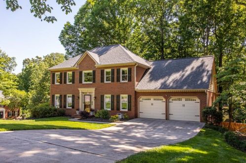 3270 Sweet Buckeye Dr, Marietta, GA 30066-4441