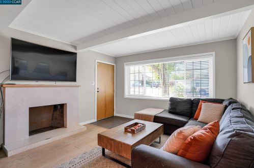 3104 San Ramon Rd, Concord CA  94519-2227 exterior