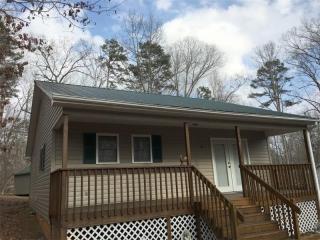 679 Rue Fluer De Lis, Lavonia, GA 30553-2370