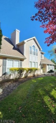 143 Crestview Ln, Mount Arlington, NJ 07856-2302
