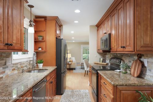 29 Manchester Ct, Tinton Falls NJ 07701-5490 exterior