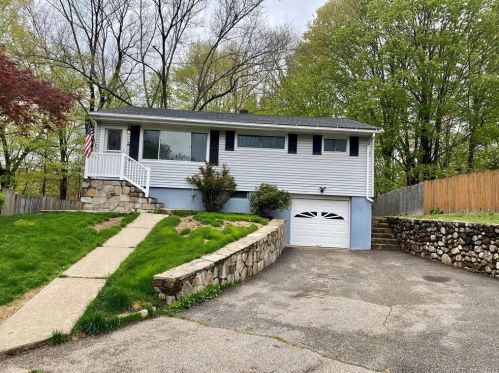 4 Cedric Pl, Derby, CT 06418-1010
