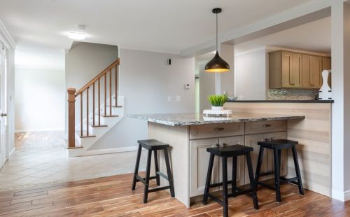 27 Durham St, Nashua, NH 03063-2540