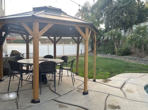 5525 Applecross Dr, Riverside CA  92507-6412 exterior