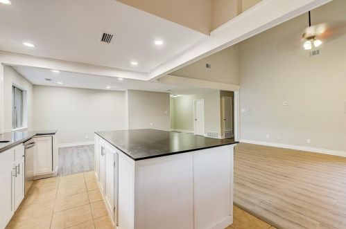 2109 Via Del Norte, Carrollton TX 75006-4521 exterior