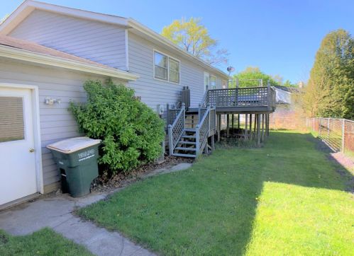1408 Peachtree Dr, Valpo IN  46383-4011 exterior