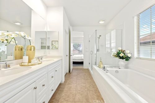 132 Desert Bloom, Irvine CA  92618-8871 exterior