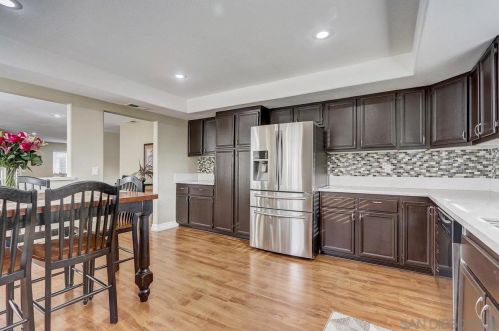 145 El Valle Opulento, Vista CA 92083-7708 exterior