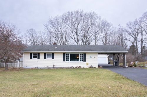 29 Ridgetop Rd, Wallingford, CT 06492-2028