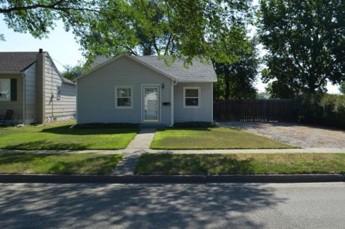 815 9th St, Aberdeen, SD 57401-5844