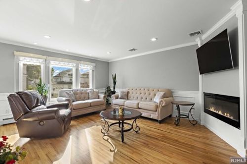 385 Lincoln Ave, Cliffside Park, NJ 07010-1805