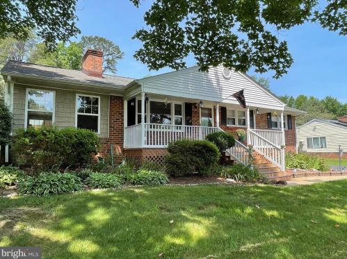 261 Anderson Dr, Fredericksburg, VA 22405-1624