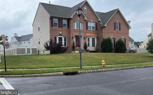 2 Beaver Dam Dr, Erial, NJ 08081-5674