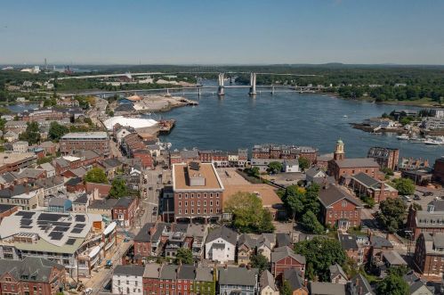 123 Daniel St, Portsmouth, NH 03801-3810
