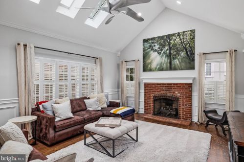 3 Kings Ln, Tavistock NJ 08033-1230 exterior