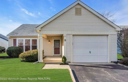 11 Oakham Row, Lakehurst, NJ 08759-6635