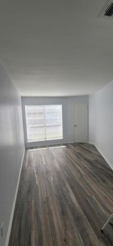 729 Berkley Plz, Irving TX  75061-7586 exterior