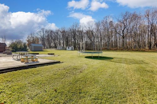 5253 Hearthstone Dr, Springfield OH  45502-8364 exterior