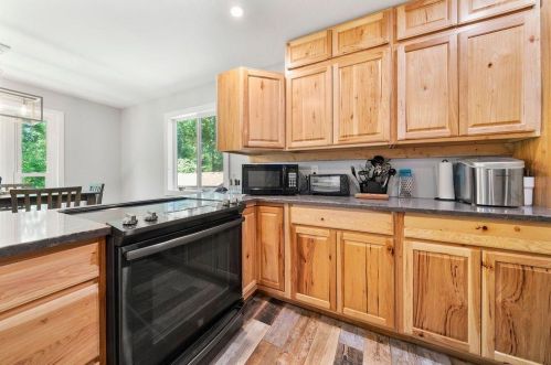 250 Kendall Ln, Carrollton, GA 30116-7483