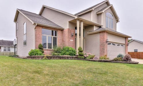 1707 Catalpa Ct, Saint Joseph, IL 61873-8406