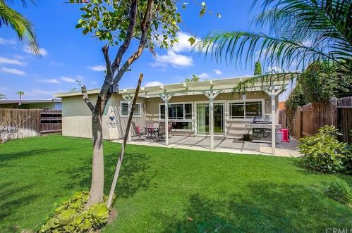 5004 Holbrook St, Anaheim CA  92807-1011 exterior