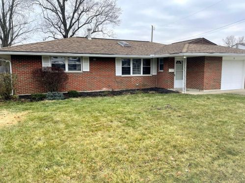 30 Paw Paw Dr, Springboro, OH 45066-1131