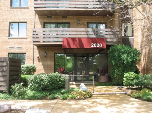 2020 Chestnut Ave, Glenview, IL 60025-1640