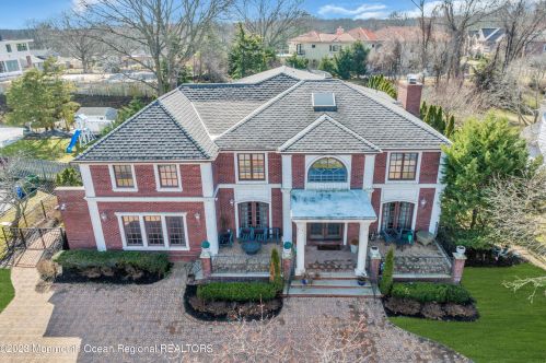 13 Valley Forge Rd, Tinton Falls NJ  07724-2440 exterior