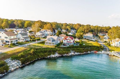11 Niles Creek Rd, Niantic CT  06357-2223 exterior
