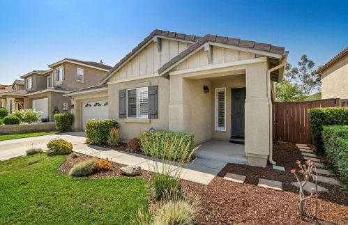 5121 Mendip St, Oceanside, CA 92057-1854