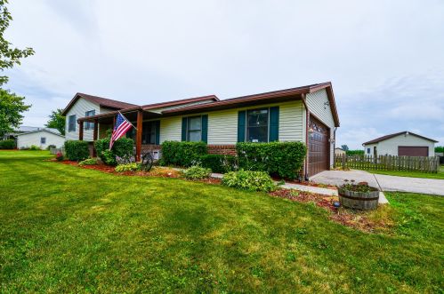3592 Hampton Rd, Springfield OH  45502-9690 exterior