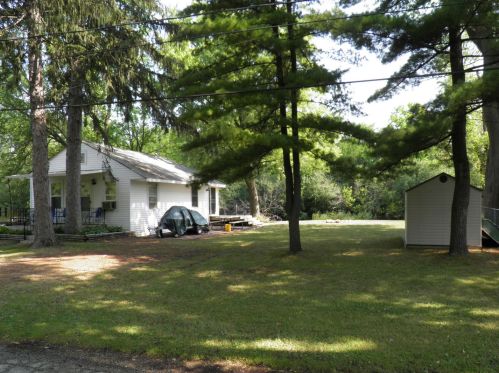 306 Waverly St, Spring Grove, IL 60081-8673