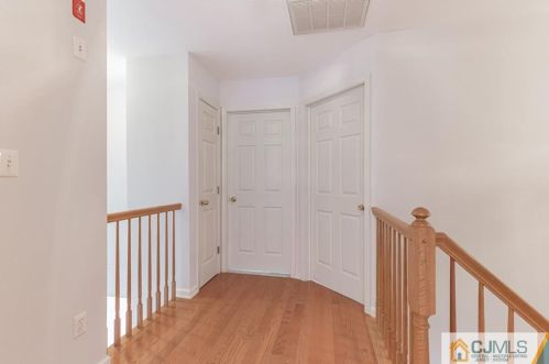 5 Garfield Way, Princeton NJ  08540-1669 exterior